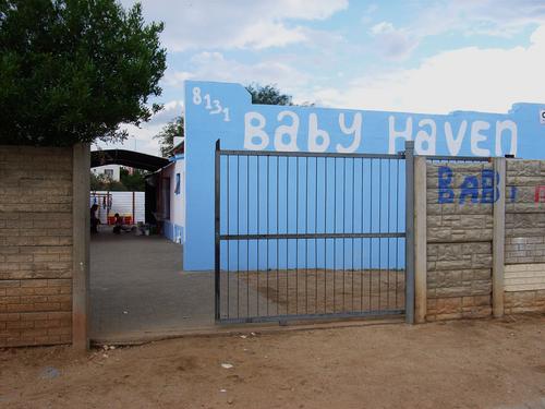 Eingang zum Baby Haven